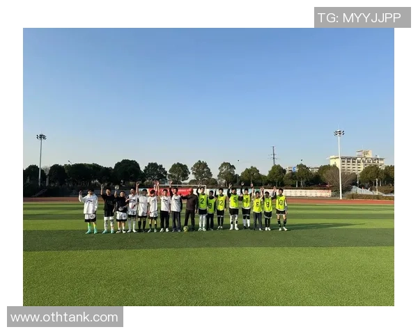 校园足球在学生身心发展与团队合作中的重要作用与价值探讨